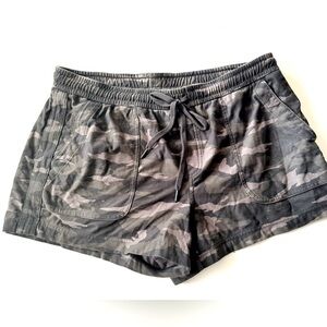 Athleta Farralon camo shorts